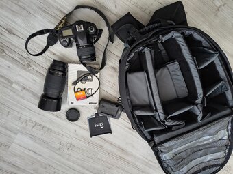 Nikon D70 a vše, co je na obrázku - 2