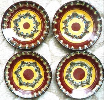 TALÍŘKY NA ZEĎ - 2