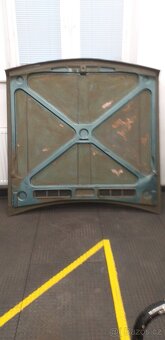 Tatra 613 - přední kapota - 2