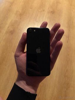 iPhone SE 2022 - 2