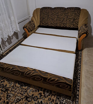 Prodám rozkládací gauč (občasné spaní - lůžko 135x190) - 2