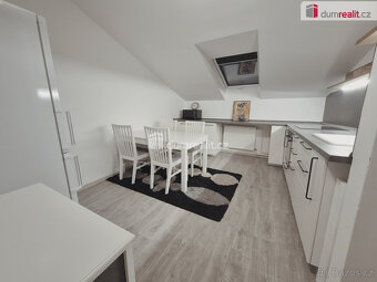 Pronájem bytu 2+1 v Hoštce - Kochovice - 2