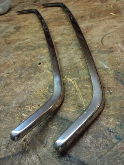 Tatra 603 lišta na zadní kapotu - 2