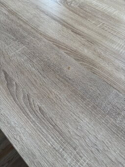 Prodám jídelní stůl - 2