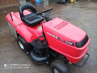 Zahradní traktor Honda  HF2216 - 2