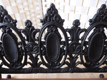 Litinová lavička pro panenky - 2