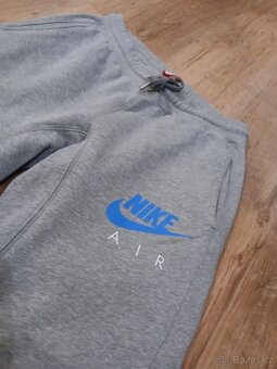 Tepláky Nike vel. S - 2