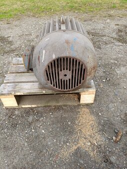 Elektromotor 7,5 KW / 960 ot. MEZ MOHELNICE - 2