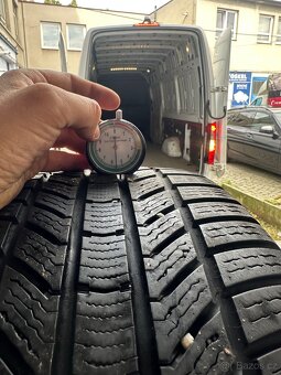 Zimní pneu 235/45/18 - 2