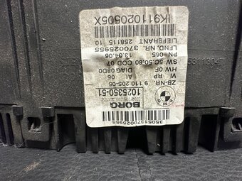BMW E90 E91 E92 E93 2,0d Budíky Tachometr - 2