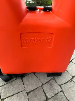 Zahradní postřikovač 12l, velmi dobrý stav - 2