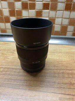 Sony FE 50 / 1.8 - 2