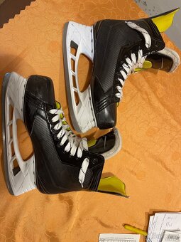 Brusle Bauer Supreme S27, vel. 9,5 EE - 2