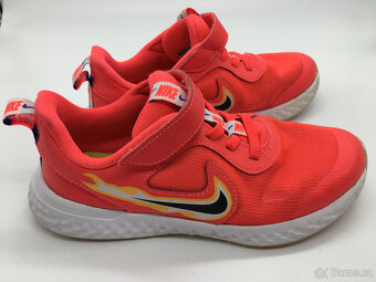Dětské tenisky NIKE Revolution 5 Fire, vel. 32 - 2