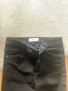 Prodám úzké elastické džíny - 2