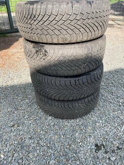 Plechové disky originál VW 5x112 - Zimní pneu 205/55 R16 - 2