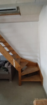Dřevěné schody do podkroví - 2