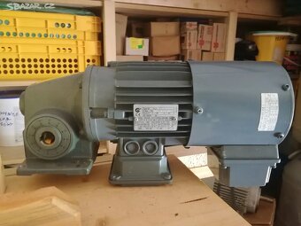 Elektromotor s převodovkou Nord SK 71L/4F, 0,37 kW - 2