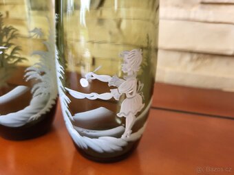 2 STAROŽITNÉ SBĚRATELSKÉ SKLENICE- LEDOVÉ DĚTI- NÁDHERNÉ - 2