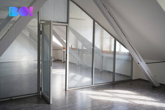 Pronájem kanceláře 120 m² + sklad 17,6 m², 3. patro – klimat - 2