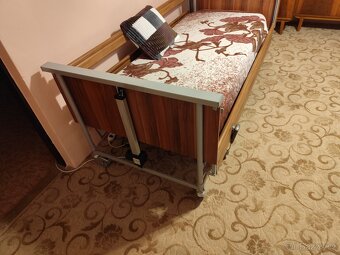 Zdravotní elektricky polohovatelná postel - 2