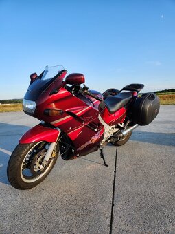 Suzuki GSX 1100 F - 2