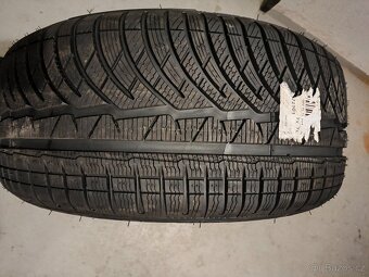 Michelin 245/45/18 - 2