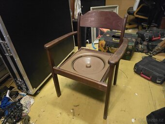 Toaletní (klozetové) dřevěné křeslo - 2