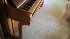 Prodej piána Kašpar, 3 pedálové, v Hr.Králové. - 2