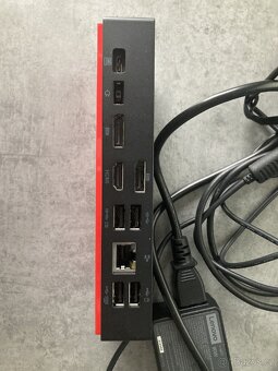 ThinkPad Universal USB-C Dock - 90W zdroj - 2