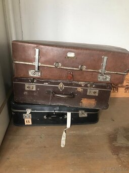 Starožitné kufry k renovaci - 100,- za kus, celkem 7 kufrů - 2