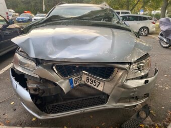 Havarované Volvo V70 - 2