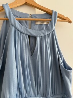 Světlemodré třpytivé šaty Jake´s velikost 42 - 2