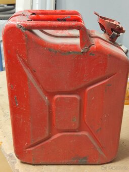Plechový kanistr - 2