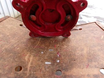 svěrák york 100 - 2