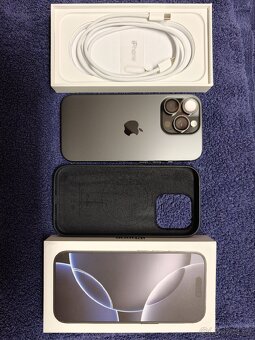 P: iPhone 16 Pro, 256GB, Black Titanium - 2