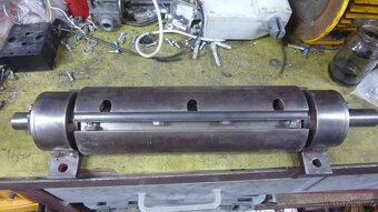 Hoblovací válec -300 - 2