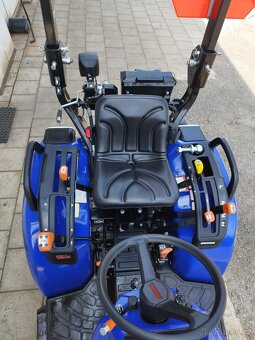 Malotraktor Farmtrac 26 4WD - 2