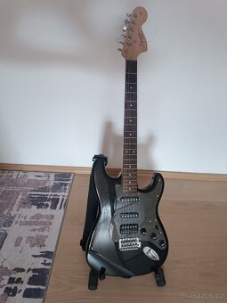 Squier Strat elektrická kytara - 2