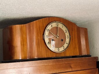 Pěkné krbové hodiny - 2x - 2