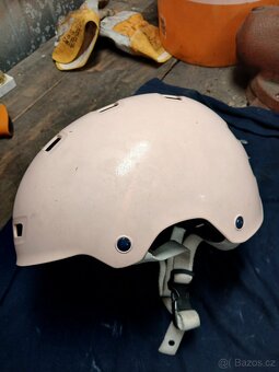 Helma / přilba - 2