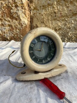 Prodám hodiny do starého autobusu nebo auta - 2