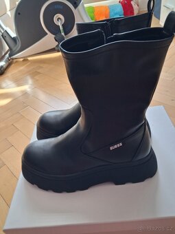 Boty značky GUESS - 2