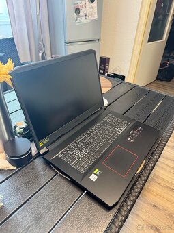 Velký herní notebook Acer Nitro - 2