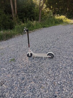 Elektro koloběžka (bílá) - 2