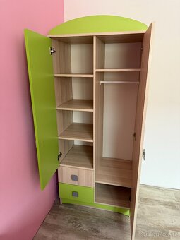 Dětská šatní skříň - 2