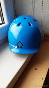 Juniorská lyžařská helma PRO-TEC - 2