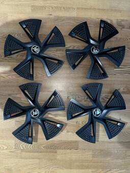 Škoda AERO KRYTY PROXIMA 16" (nové, originál) - 2