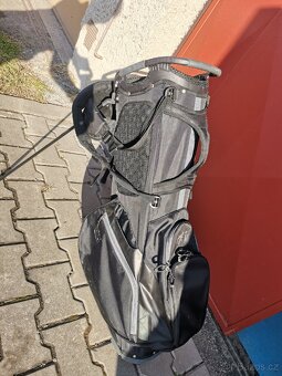 Vak na golfove hole. - 2