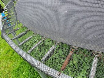 Trampolína - 4,5 metrů, vč. schodů, ochranné sítě - cca 2 me - 2